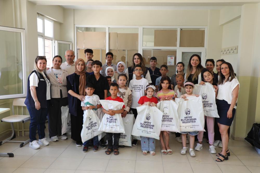 HBB, ÖZEL EĞİTİM ÖĞRENCİLERİNİN YANINDA
