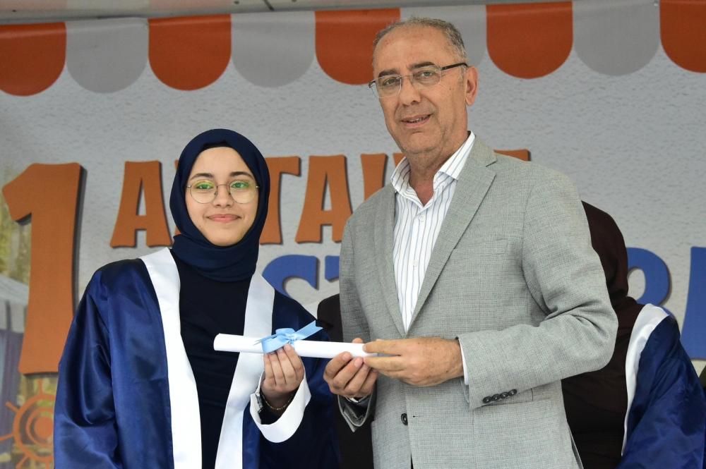 BAŞKAN YAPAR, ANTAKYA HZ. AYŞE KIZ ANADOLU İMAM HATİP LİSESİ’NİN  MEZUNİYET TÖRENİ’NE KATILDI