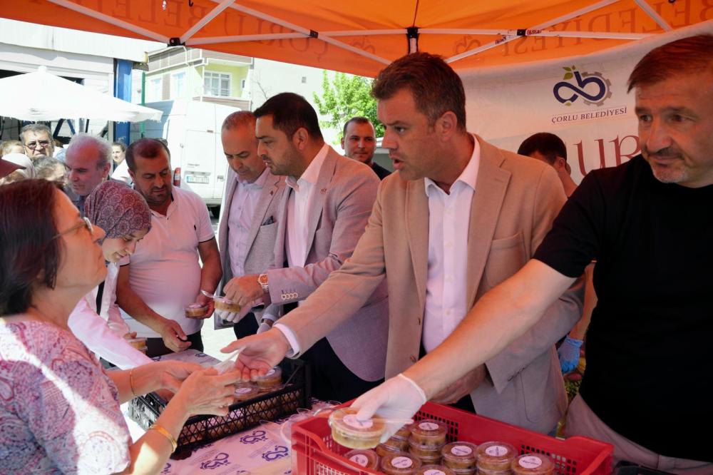 Perşembe Pazarında Aşure Bereketi