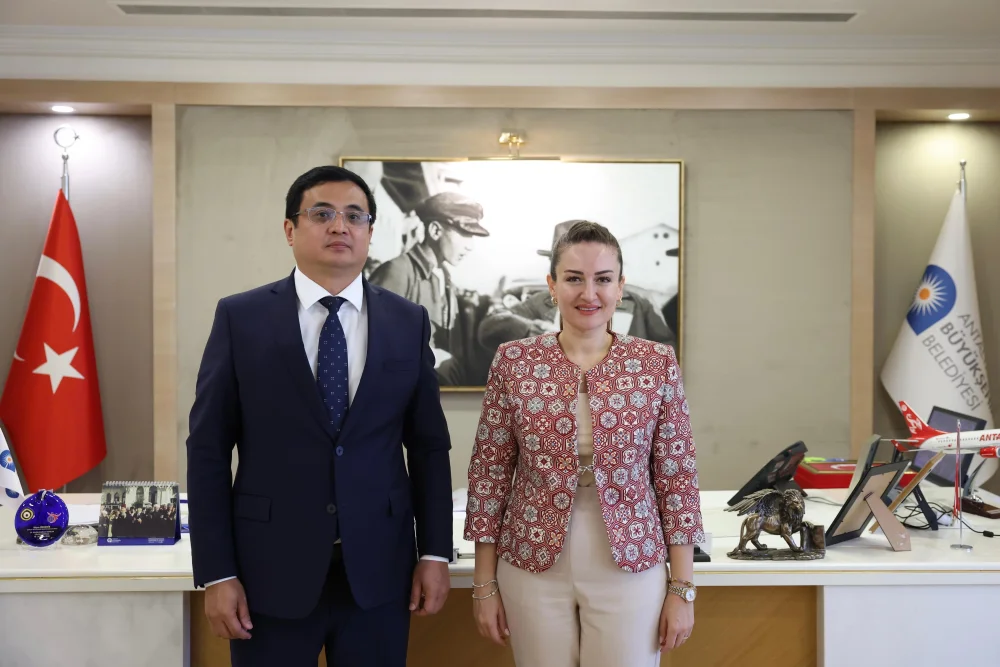 Kırgız Cumhuriyeti Antalya Başkonsolosu Başkan Vekili Özdemir’i ziyaret etti