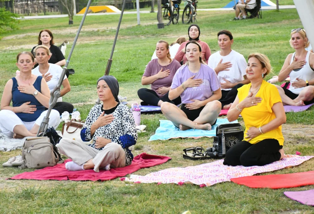 YUNUSEMRE BELEDİYESPOR'DAN KADINLARA YOGA BULUŞMASI