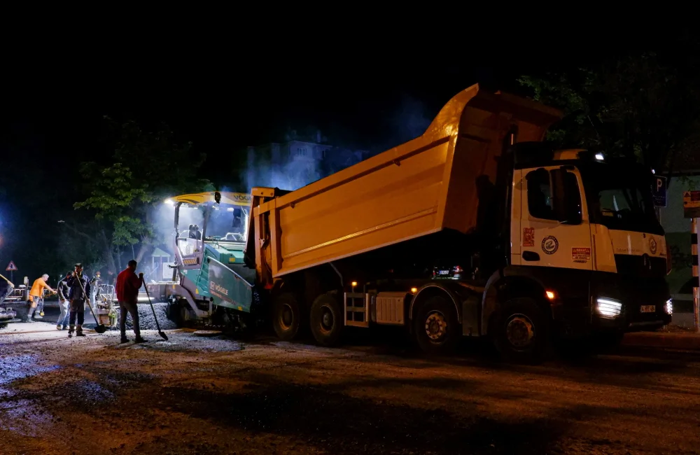 TEPEBAŞI BÖLGESİNDE İKİ ÖNEMLİ CADDE DAHA YENİLENDİ