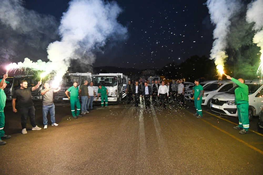 Başkan Aydın Güne Temizlik Emekçileriyle Başladı