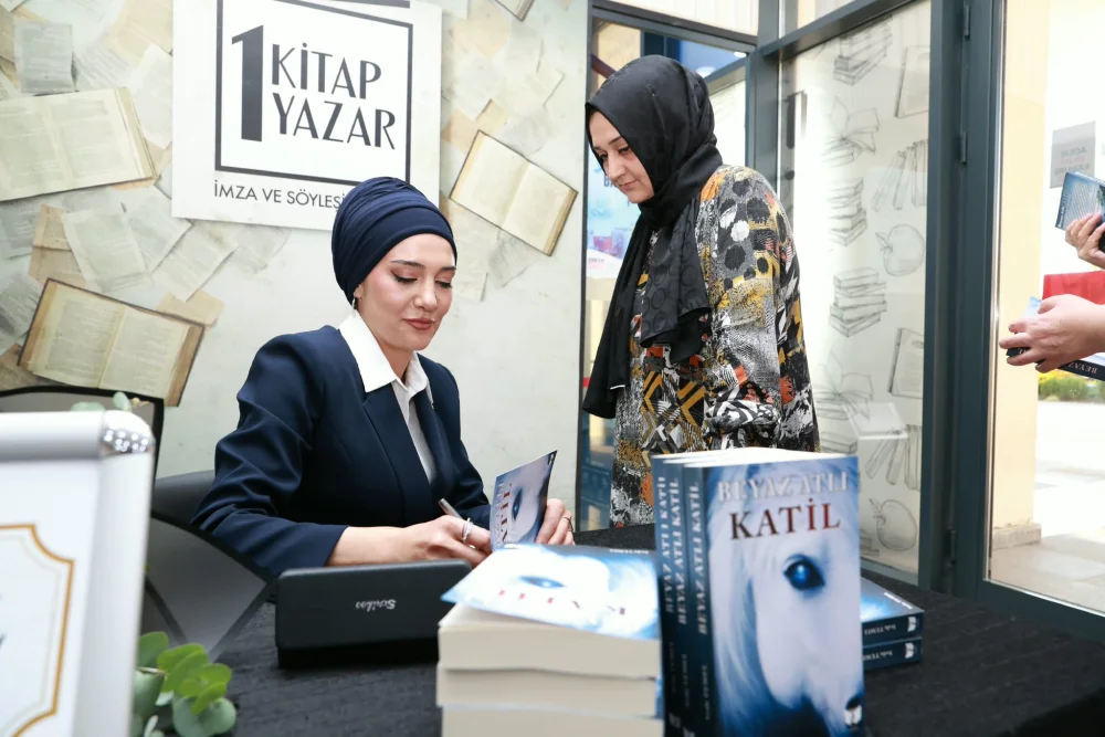 OSMANGAZİ’DE YAZARLARI OKURLARIYLA BİR ARAYA GETİREN BULUŞMALAR