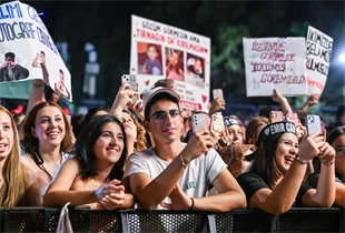 İZMİR’DE FUAR COŞKUSU BAŞLADI İEF’DE KÜLTÜR, SANAT VE EĞLENCE BİR ARADA