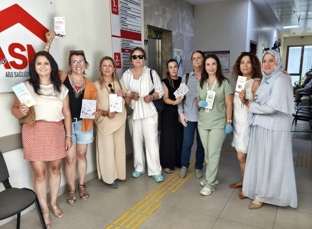 Gelibolu’da Halk Sağlığı Haftasında Vatandaşlara Bilgilendirme Standı