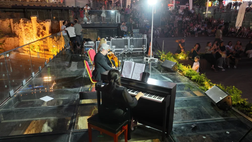 Hıdırlık Kulesi’nde Akdeniz manzarasına müzik eşlik etti