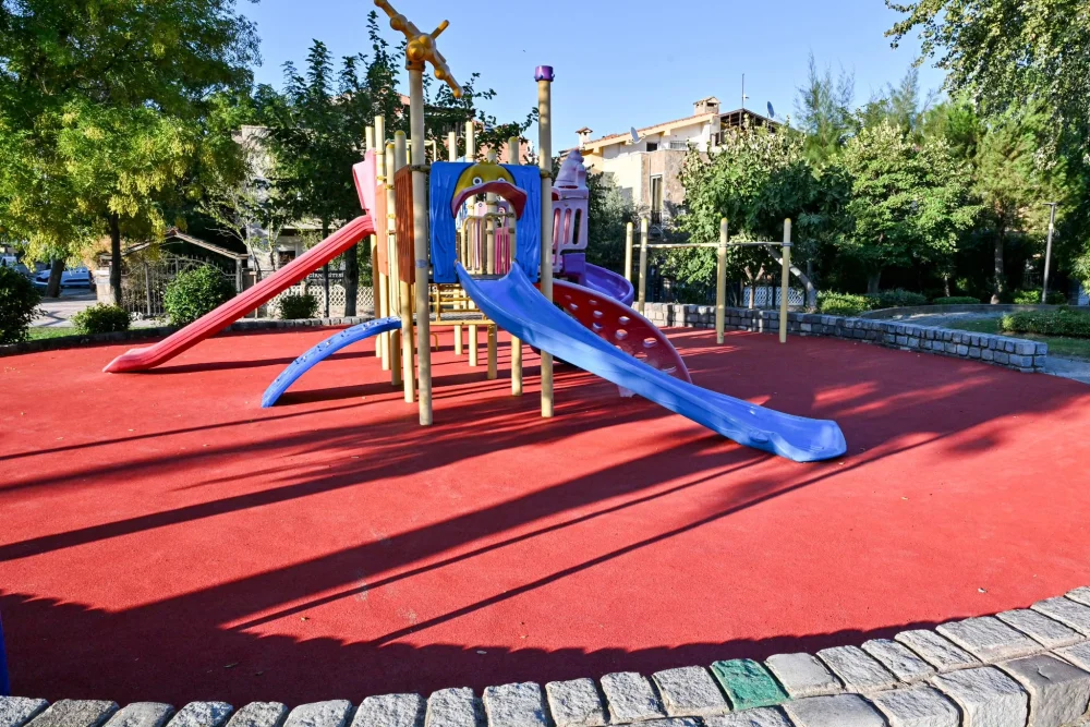 Büyükşehir’den Park ve Oyun Alanlarına Güvenli Zemin
