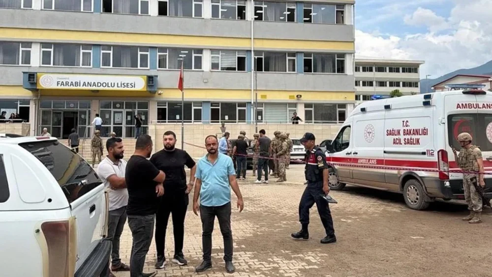 SON DAKİKA... "OKUL BAHÇESİNDE SİLAHLI SALDIRI!"