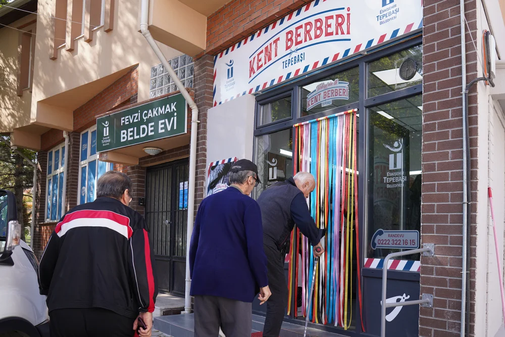 TEPEBAŞI BELEDİYESİ KENT BERBERİNDE 997 VATANDAŞA HİZMET