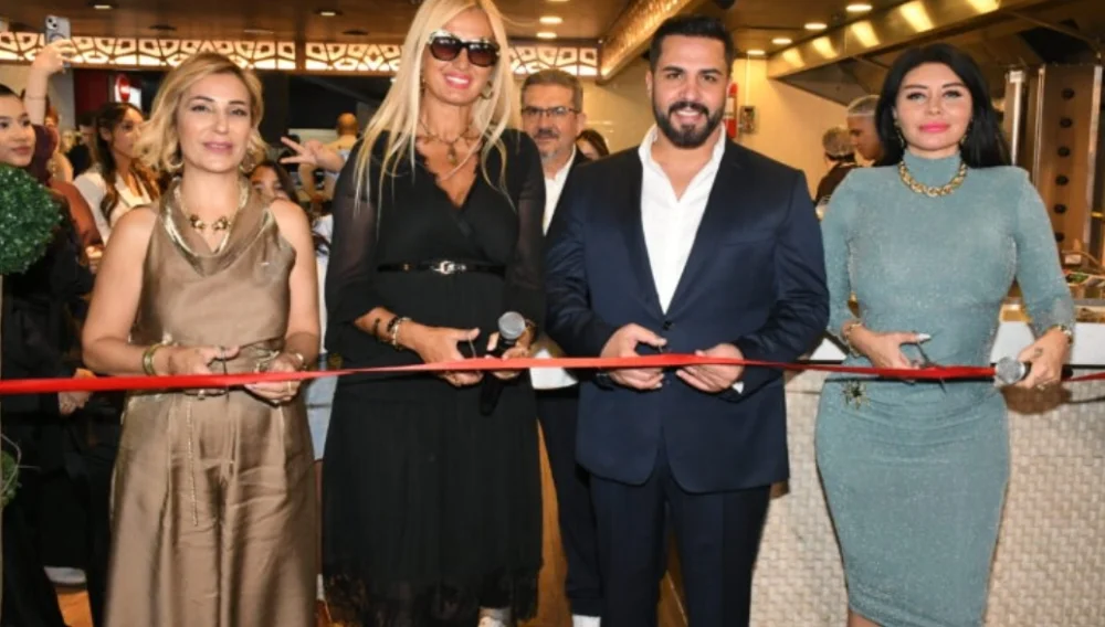 MEŞE DÖNER’İN AÇILIŞINDA MAGAZİN RÜZGÂRI ESTİ!