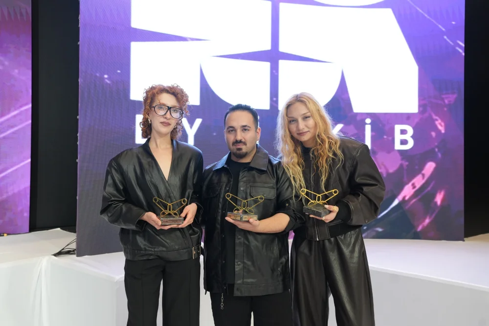 GELECEĞİN MODA YILDIZLARI KOZA’DA BULUŞTU!