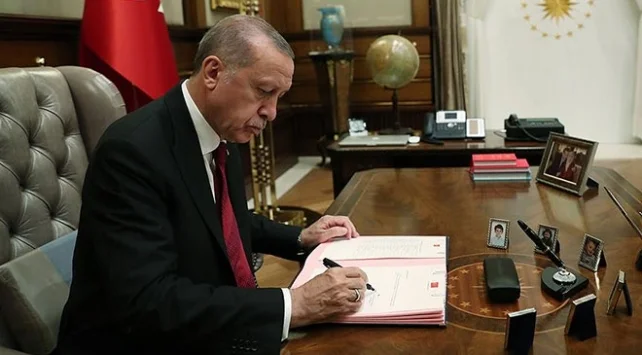13 bakanlık ve kurumda görev değişimi