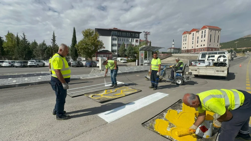 ADIYAMAN’DA ESENTEPE CADDESİ’NDE TRAFİK GÜVENLİĞİ DÜZENLEMELERİ TAMAMLANDI