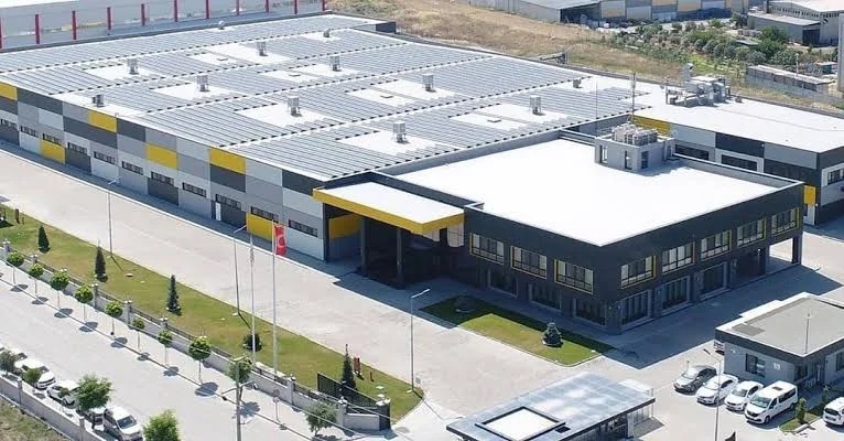 Dev şirket, 13 fabrikasından 7'sini kapattı