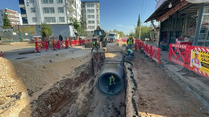 ADIYAMAN BELEDİYESİ, YILLARDIR SÜREN SEL VE SU BASKINI SORUNUNA KALICI ÇÖZÜM GETİRİYOR