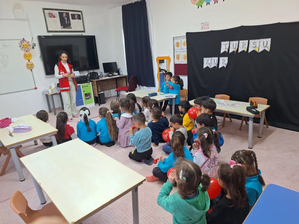 BESNİ’DE ÖĞRENCİLERE ÇOCUK HAKLARI BİLGİLENDİRMESİ