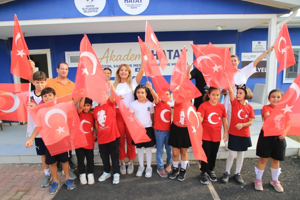 ÖĞRENCİLER, CUMHURİYET BAYRAMI’NI HBB İLE KUTLADI