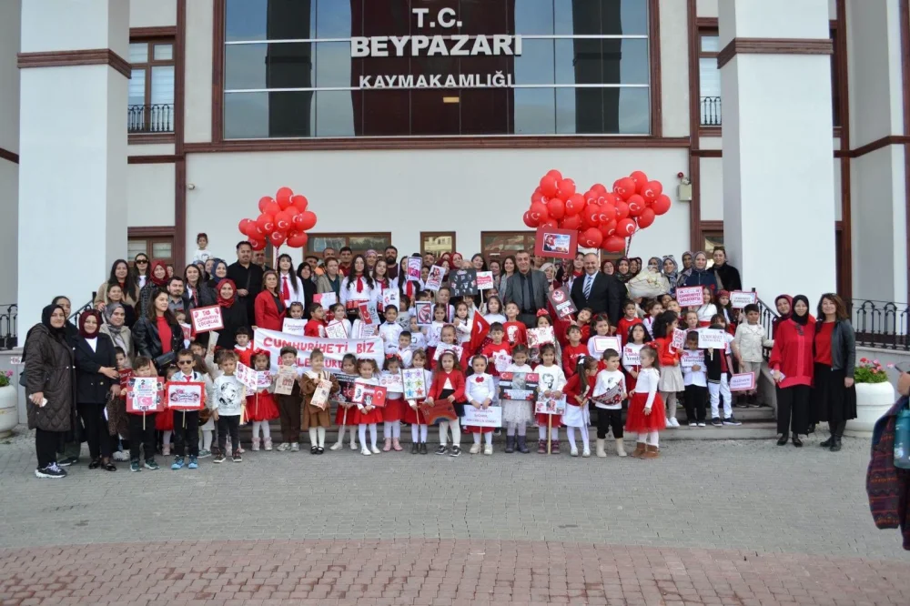 ÖĞRENCİLERDEN İLÇE MİLLİ EĞİTİM MÜDÜRÜNE ZİYARET: