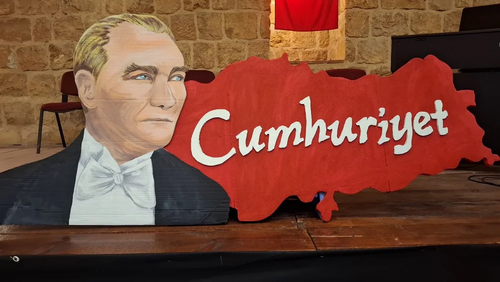 Beypazarı İlçesinde Fotoğraflarla Cumhuriyet bayramı sergisi açıldı.